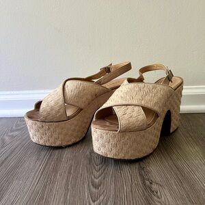 SCHUTZ raffia platform heel